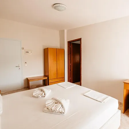 Marialena Apartahotel