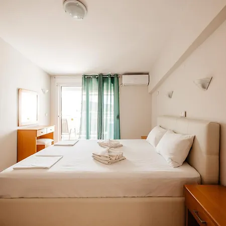 Apartahotel Marialena 2*