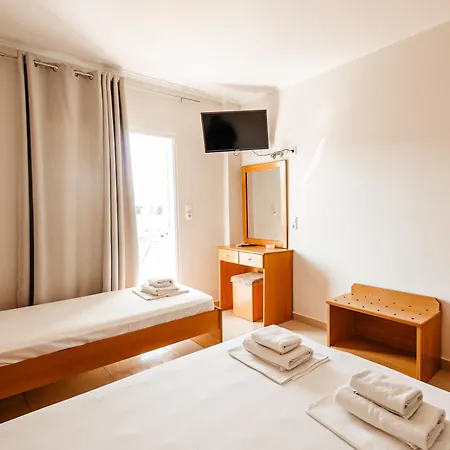 Marialena Apartahotel 2*