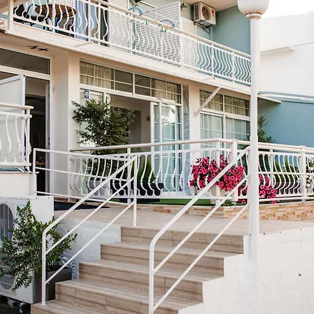 Apartahotel Marialena 2*