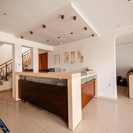 Marialena Apartahotel
