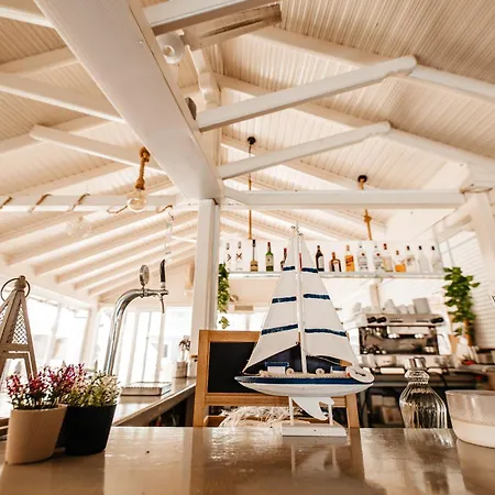 Marialena Apartahotel 2*