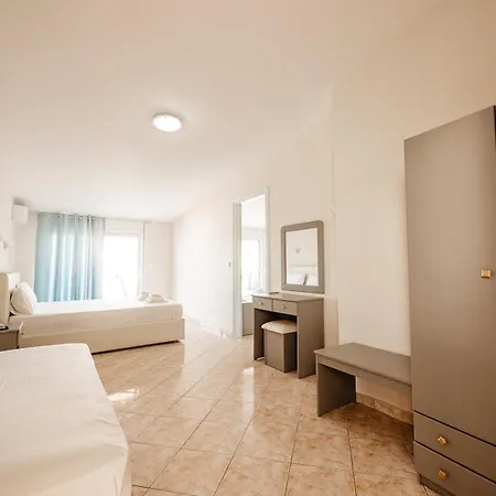 Apartahotel Marialena Potos