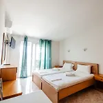 Marialena Aparthotel Potos