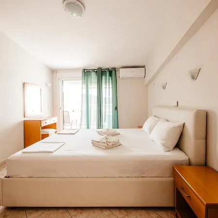 Marialena Aparthotel Potos
