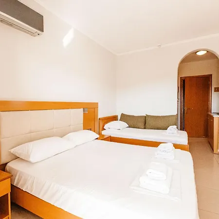 Marialena 2* ポトス