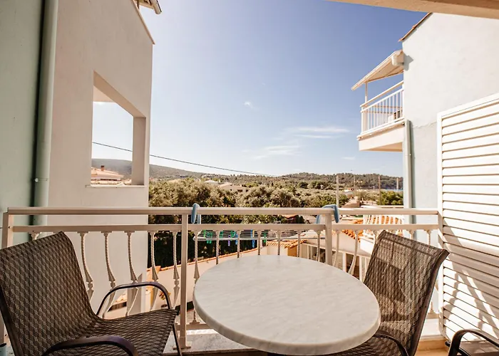 Marialena Aparthotel Potos